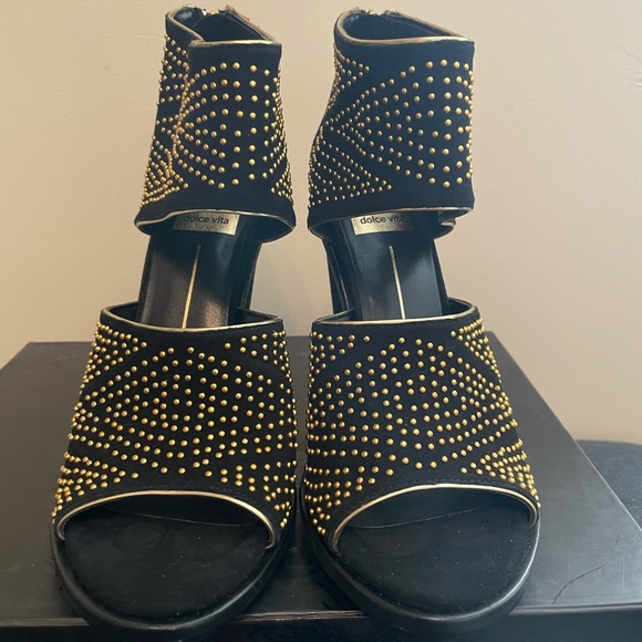 Studded block heeled sandals - Picture 2 of 4